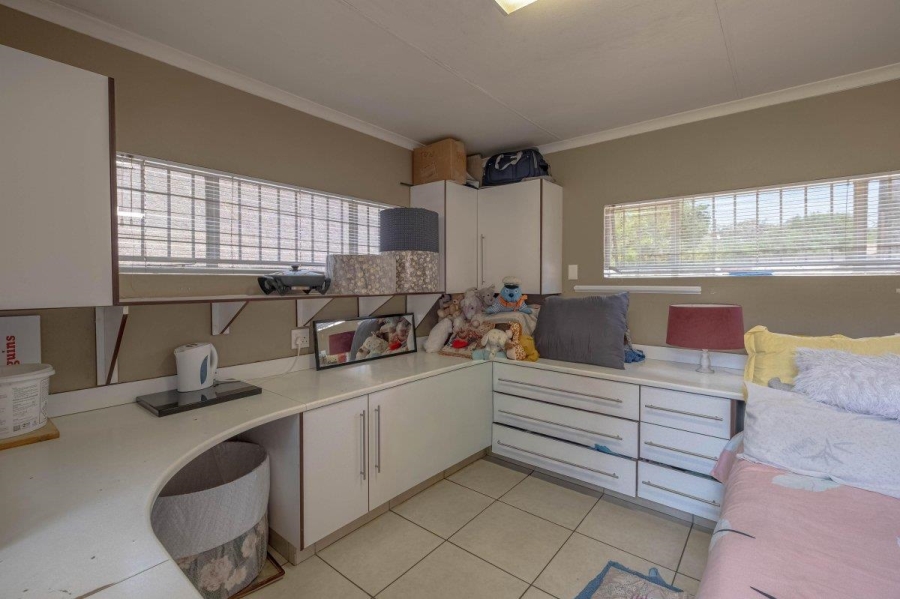 4 Bedroom Property for Sale in Wychwood Gauteng