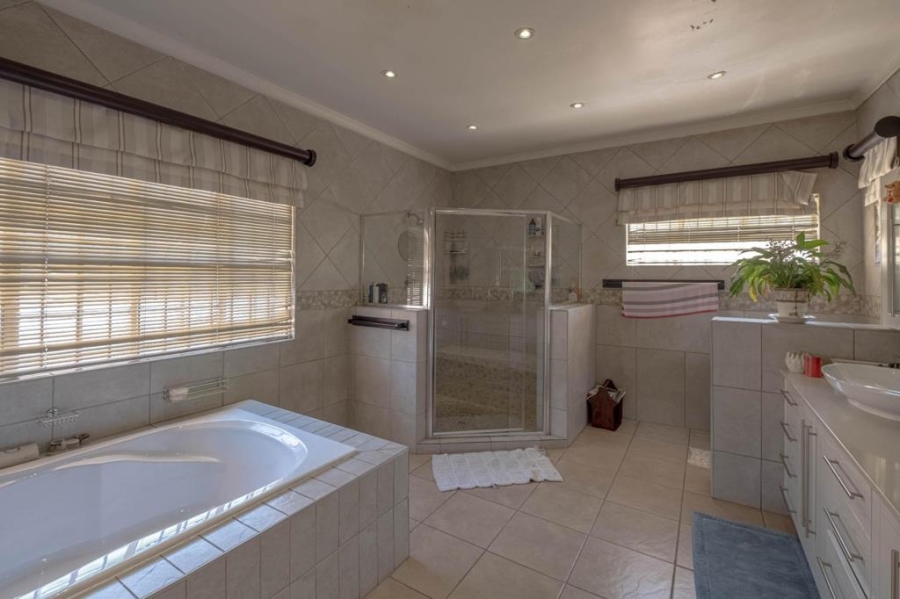4 Bedroom Property for Sale in Wychwood Gauteng