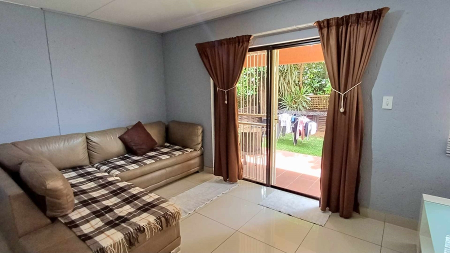 To Let 2 Bedroom Property for Rent in Bromhof Gauteng