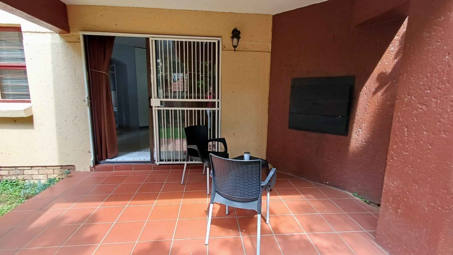 To Let 2 Bedroom Property for Rent in Bromhof Gauteng