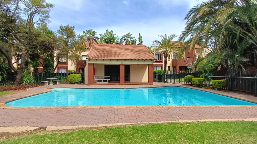 To Let 2 Bedroom Property for Rent in Bromhof Gauteng
