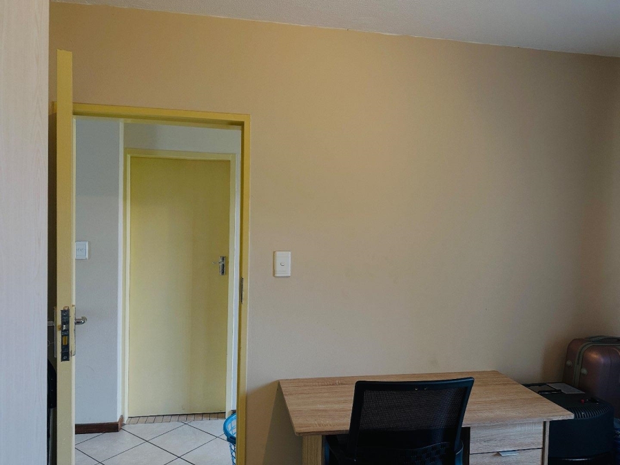 2 Bedroom Property for Sale in Noordwyk Gauteng