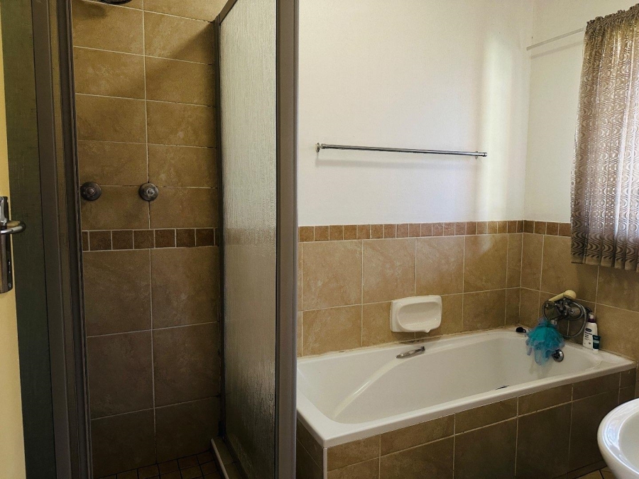 2 Bedroom Property for Sale in Noordwyk Gauteng