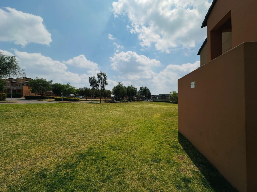 2 Bedroom Property for Sale in Noordwyk Gauteng