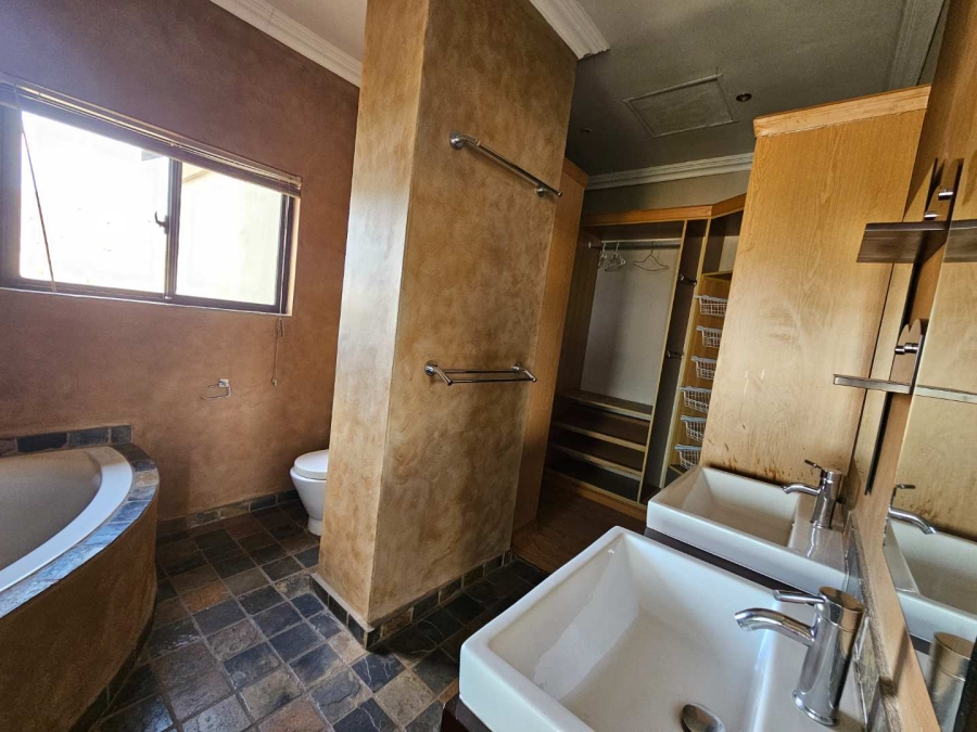 4 Bedroom Property for Sale in Amandasig Gauteng