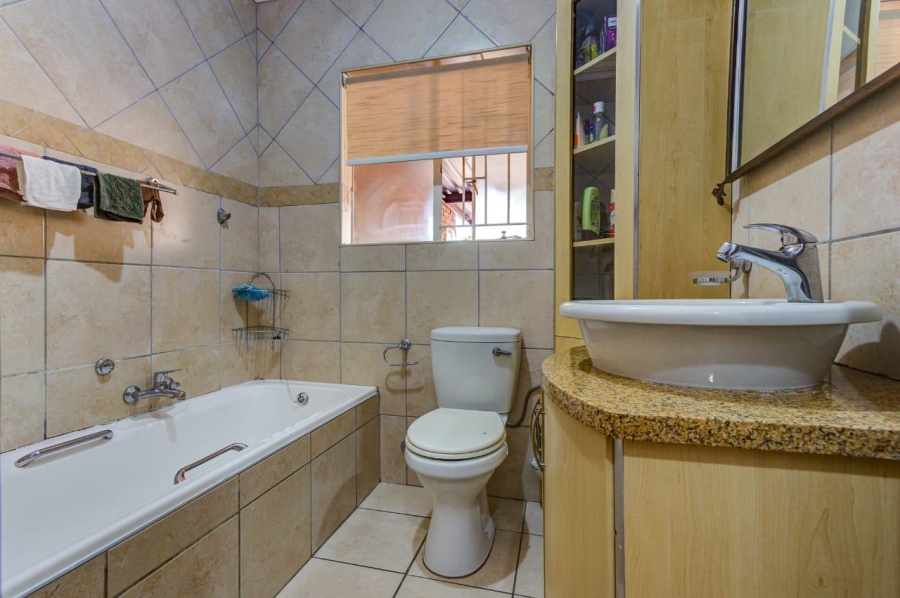 3 Bedroom Property for Sale in Birch Acres Gauteng