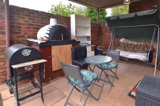2 Bedroom Property for Sale in Rivonia Gauteng