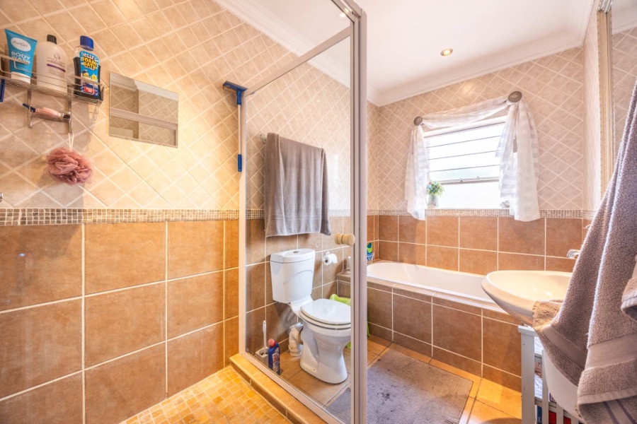 3 Bedroom Property for Sale in The Wilds Gauteng