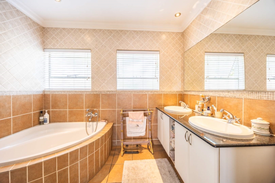 3 Bedroom Property for Sale in The Wilds Gauteng