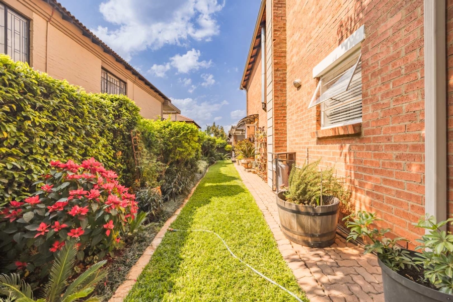 3 Bedroom Property for Sale in The Wilds Gauteng