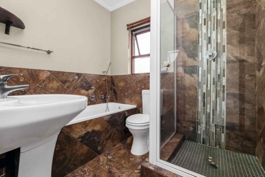 2 Bedroom Property for Sale in Lonehill Gauteng
