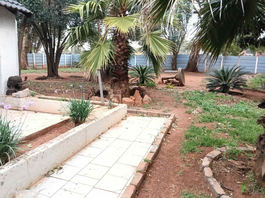 6 Bedroom Property for Sale in Lilyvale Gauteng