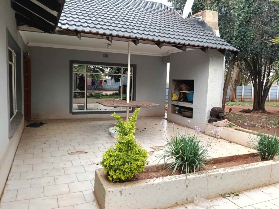 6 Bedroom Property for Sale in Lilyvale Gauteng