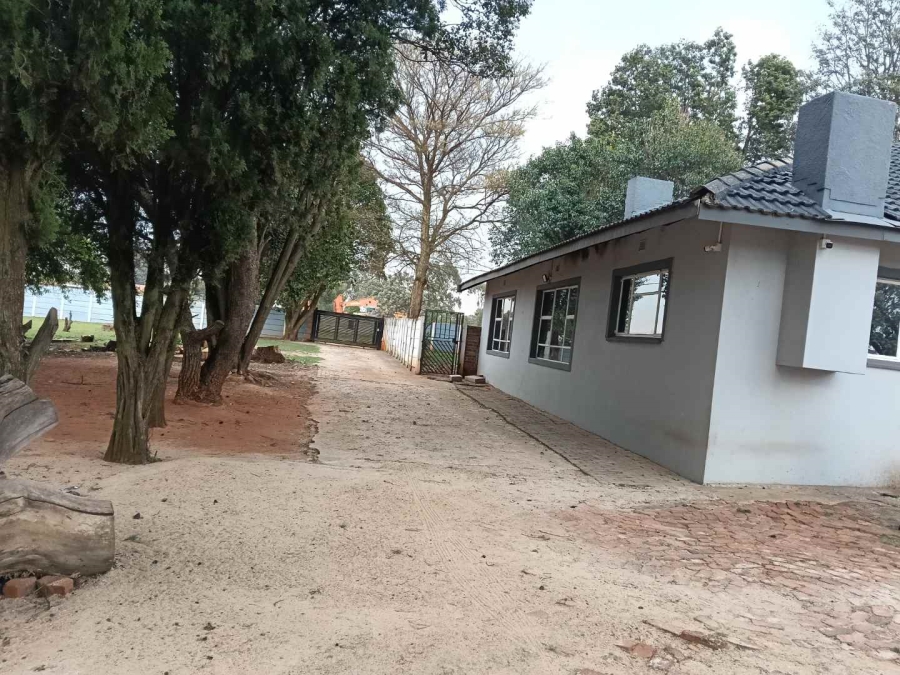 6 Bedroom Property for Sale in Lilyvale Gauteng