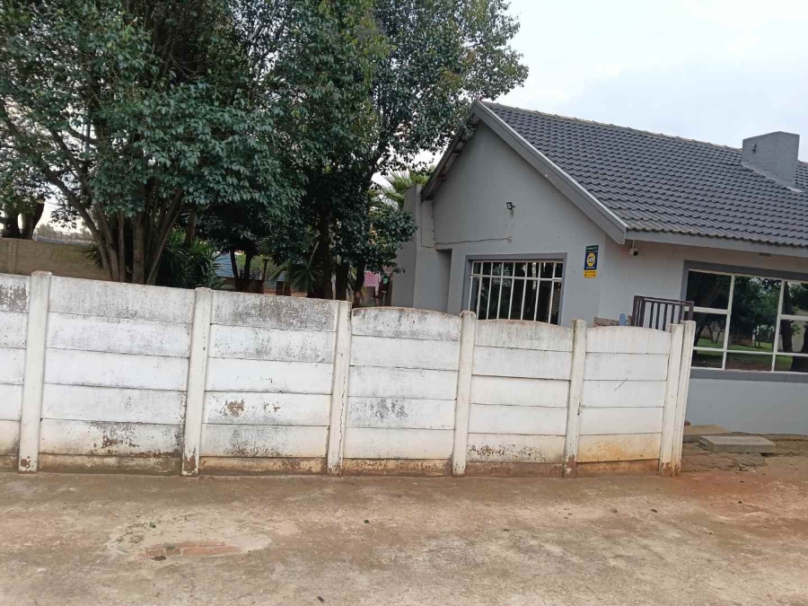 6 Bedroom Property for Sale in Lilyvale Gauteng