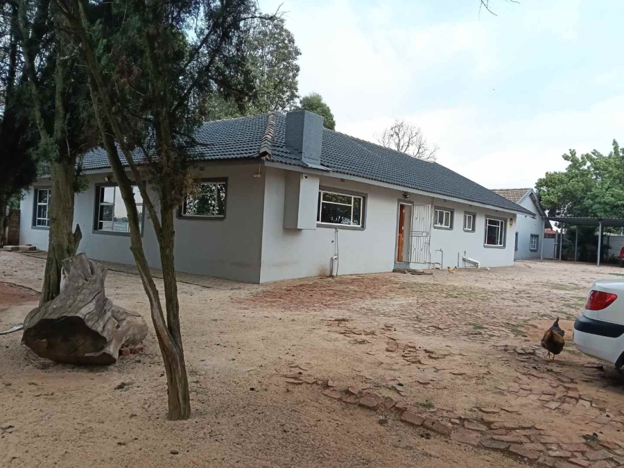 6 Bedroom Property for Sale in Lilyvale Gauteng