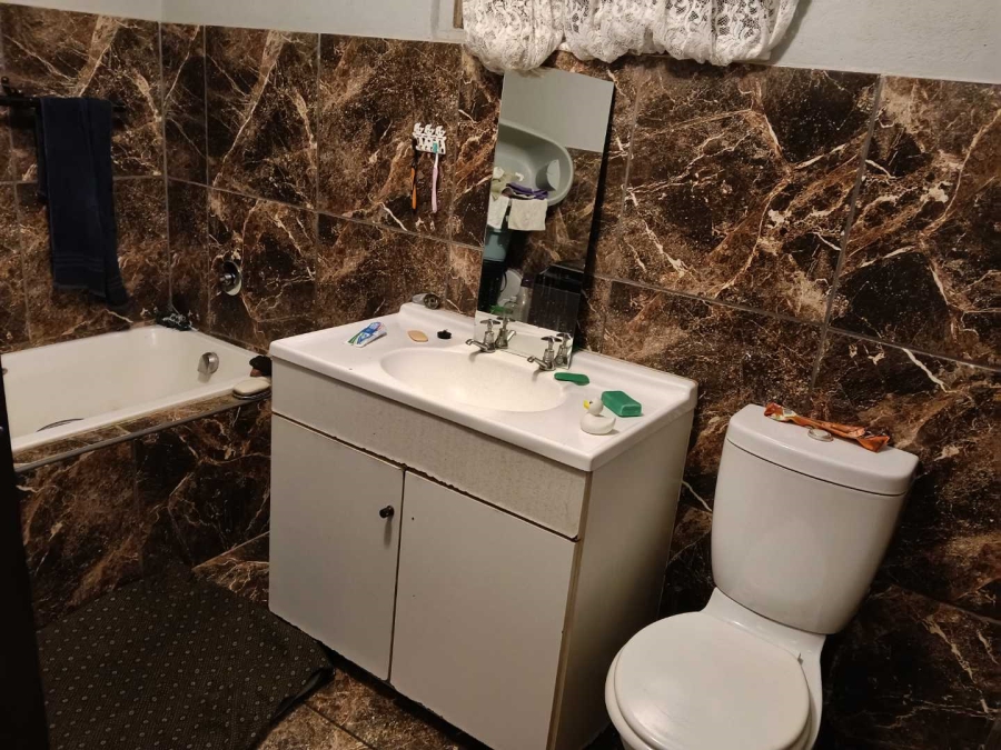 6 Bedroom Property for Sale in Lilyvale Gauteng