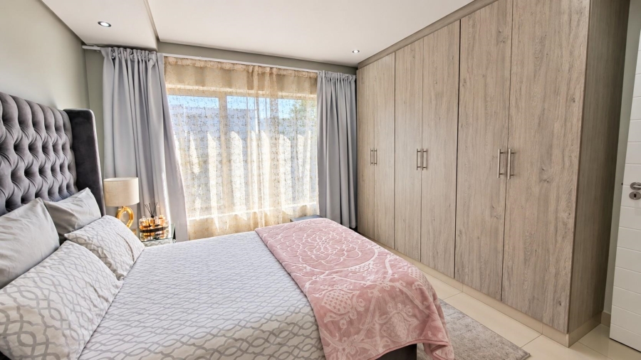 2 Bedroom Property for Sale in Broadacres Gauteng