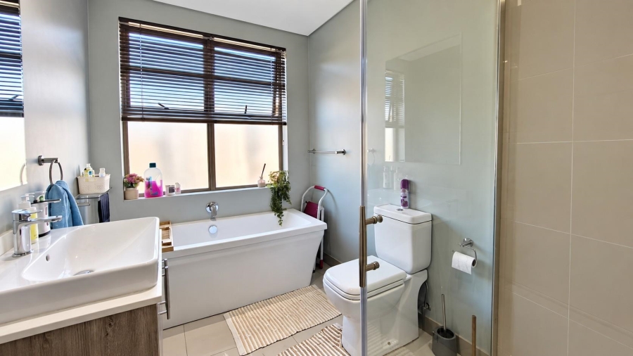 2 Bedroom Property for Sale in Broadacres Gauteng