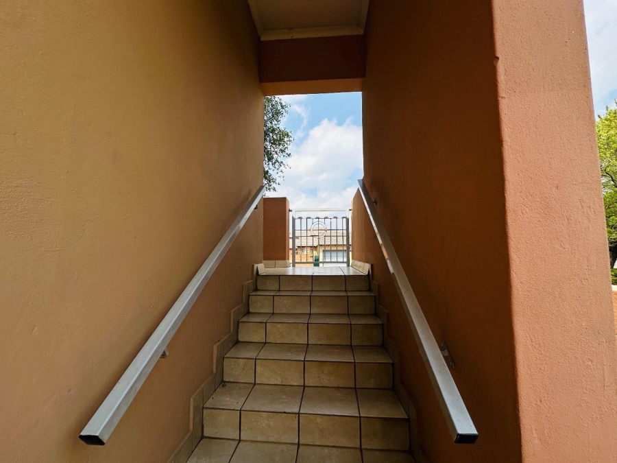 2 Bedroom Property for Sale in Noordwyk Gauteng