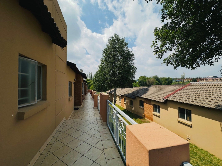 2 Bedroom Property for Sale in Noordwyk Gauteng