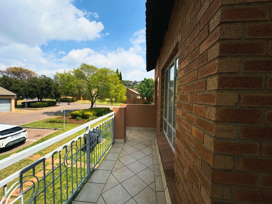 2 Bedroom Property for Sale in Noordwyk Gauteng