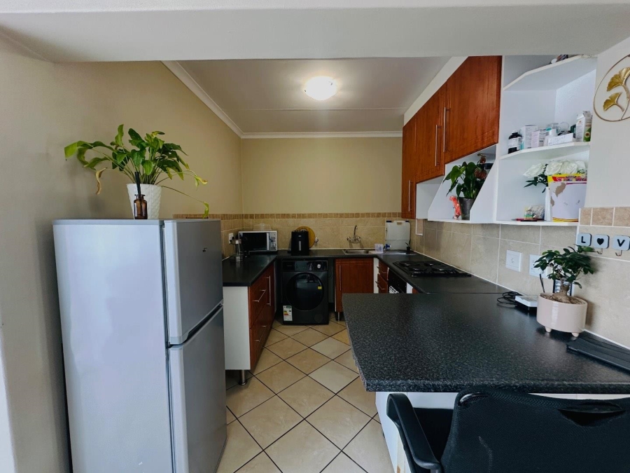 2 Bedroom Property for Sale in Noordwyk Gauteng