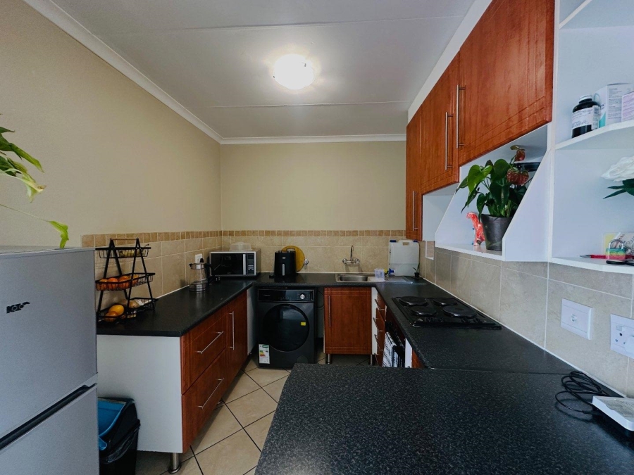 2 Bedroom Property for Sale in Noordwyk Gauteng
