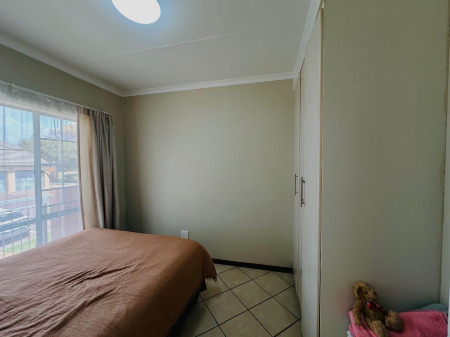 2 Bedroom Property for Sale in Noordwyk Gauteng