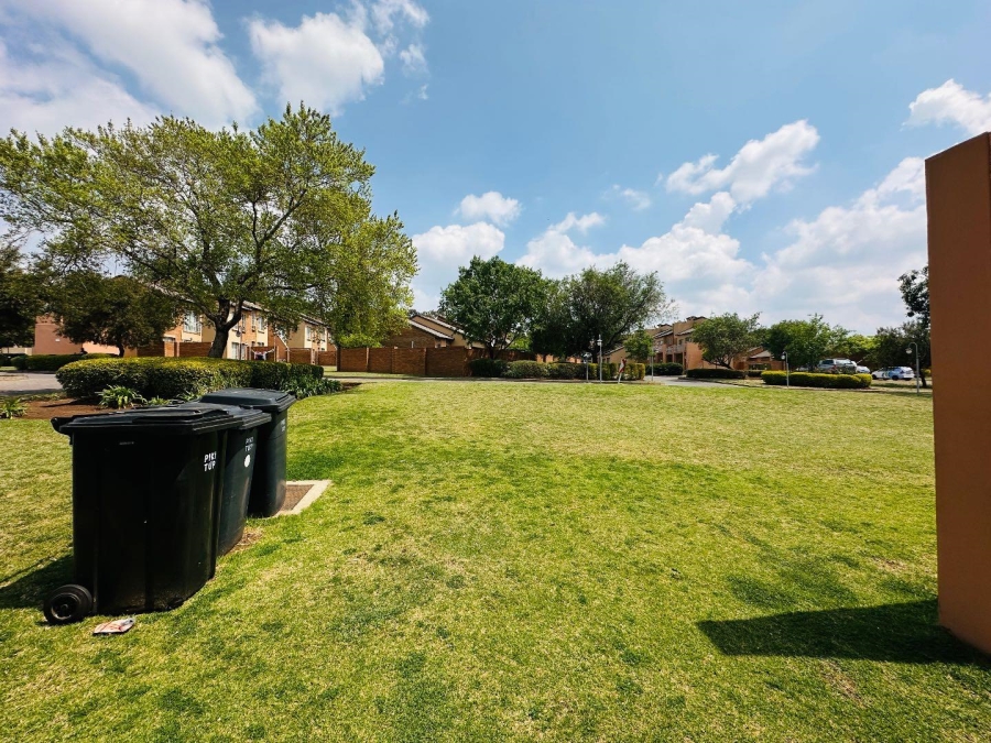2 Bedroom Property for Sale in Noordwyk Gauteng