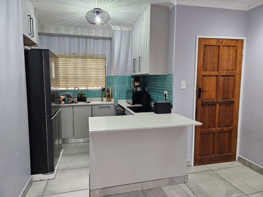 2 Bedroom Property for Sale in Eldorette Gauteng