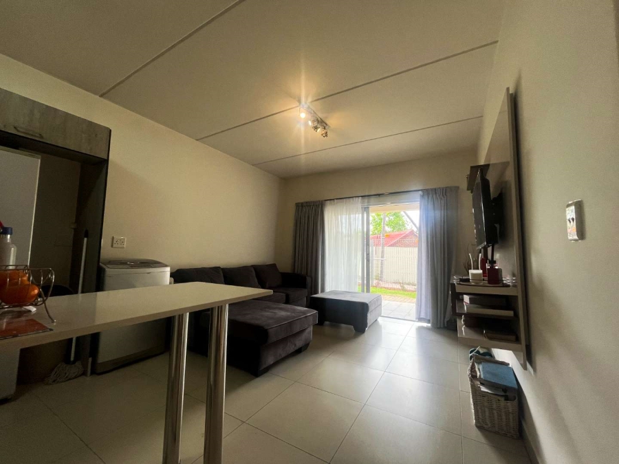 2 Bedroom Property for Sale in Magaliessig Gauteng