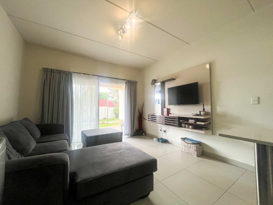 2 Bedroom Property for Sale in Magaliessig Gauteng