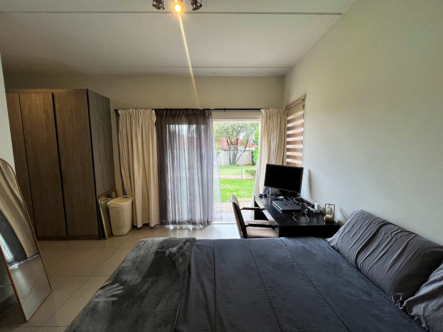 2 Bedroom Property for Sale in Magaliessig Gauteng