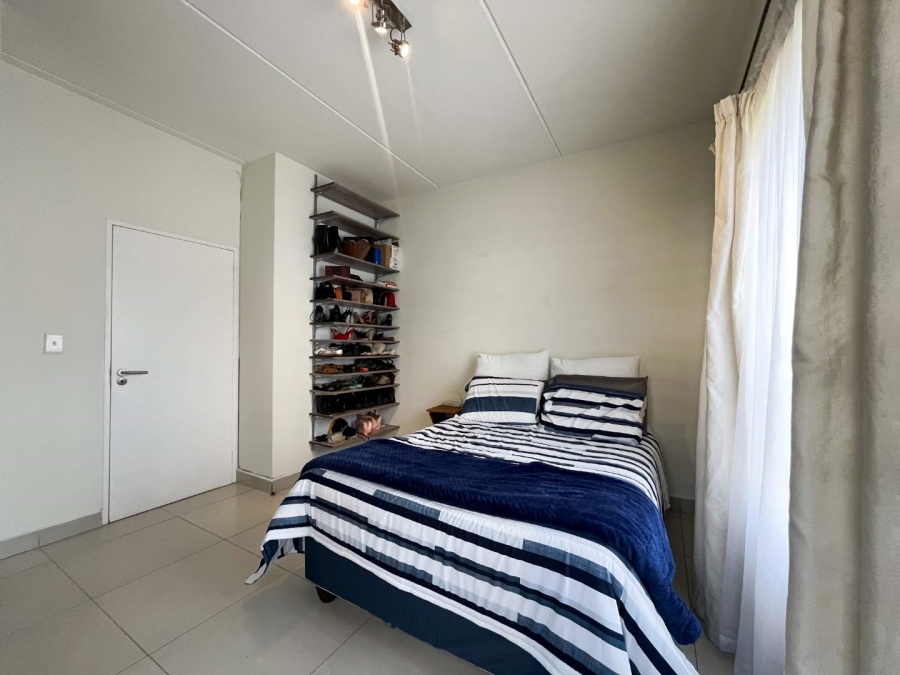 2 Bedroom Property for Sale in Magaliessig Gauteng