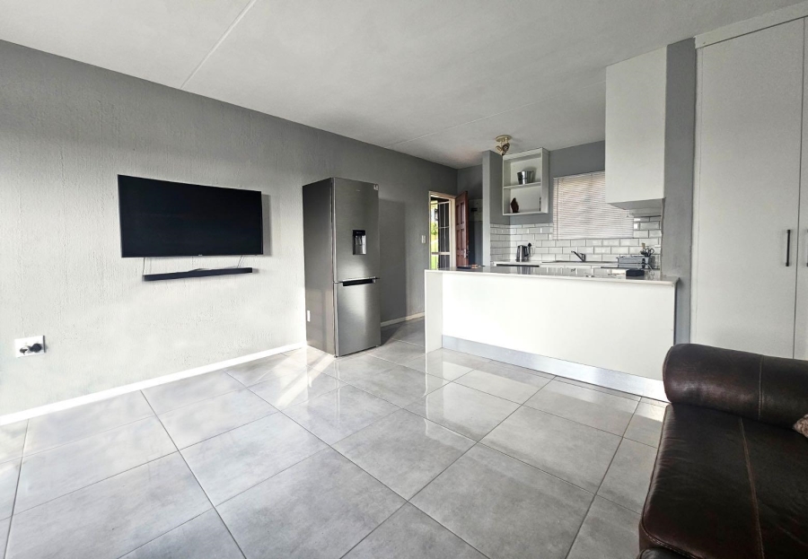 2 Bedroom Property for Sale in Radiokop Gauteng