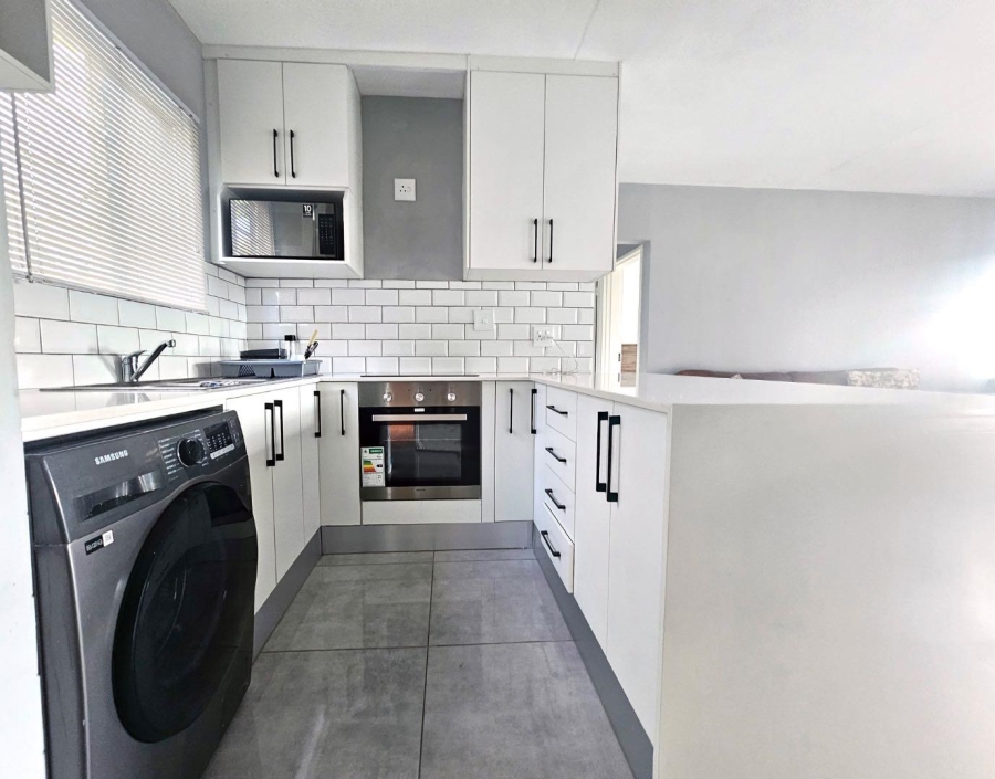 2 Bedroom Property for Sale in Radiokop Gauteng