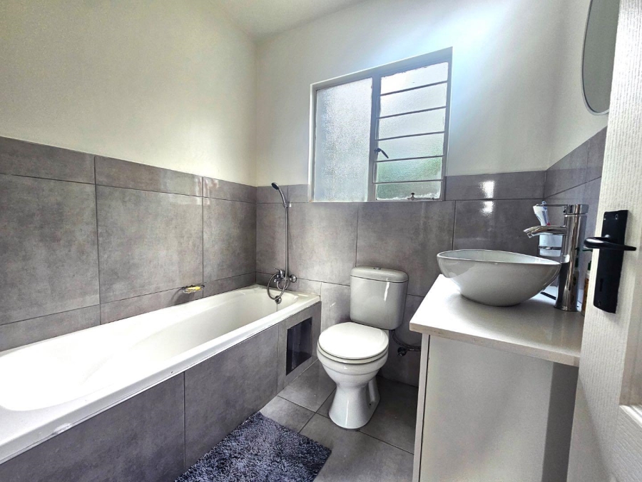 2 Bedroom Property for Sale in Radiokop Gauteng