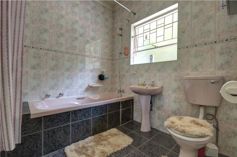 4 Bedroom Property for Sale in Brackenhurst Gauteng