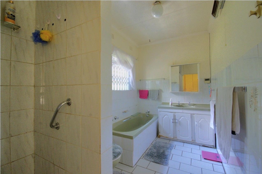 4 Bedroom Property for Sale in Brackenhurst Gauteng