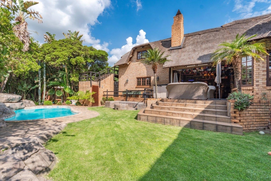 5 Bedroom Property for Sale in Brentwood Gauteng