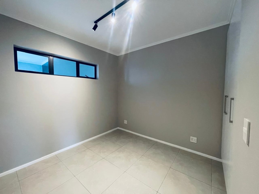 To Let 2 Bedroom Property for Rent in Atholl Gauteng