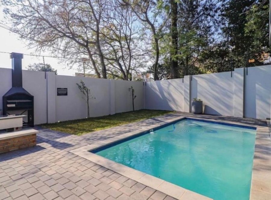 To Let 2 Bedroom Property for Rent in Atholl Gauteng