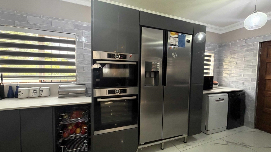 4 Bedroom Property for Sale in Amberfield Ridge Gauteng
