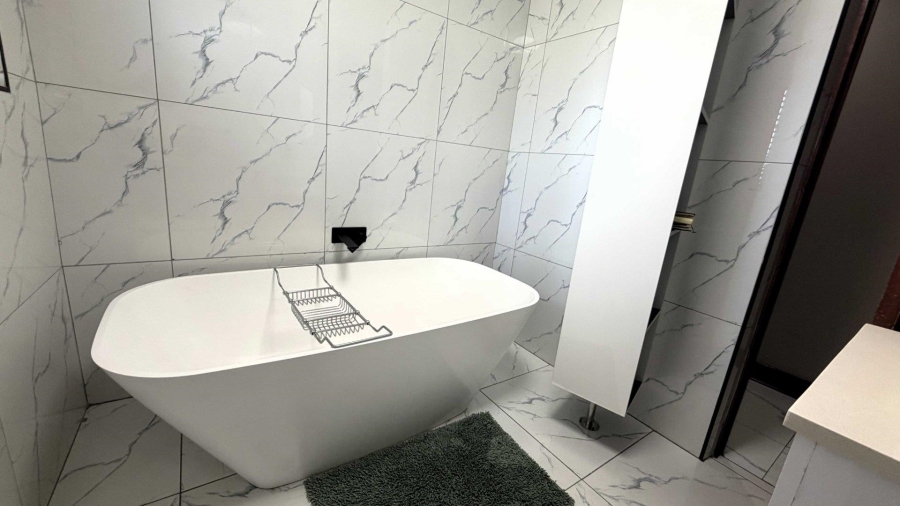 4 Bedroom Property for Sale in Amberfield Ridge Gauteng