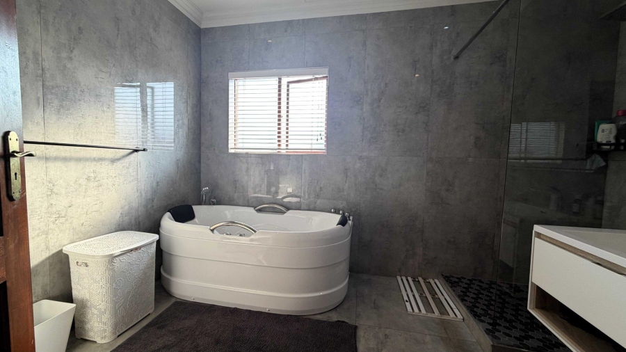 4 Bedroom Property for Sale in Amberfield Ridge Gauteng
