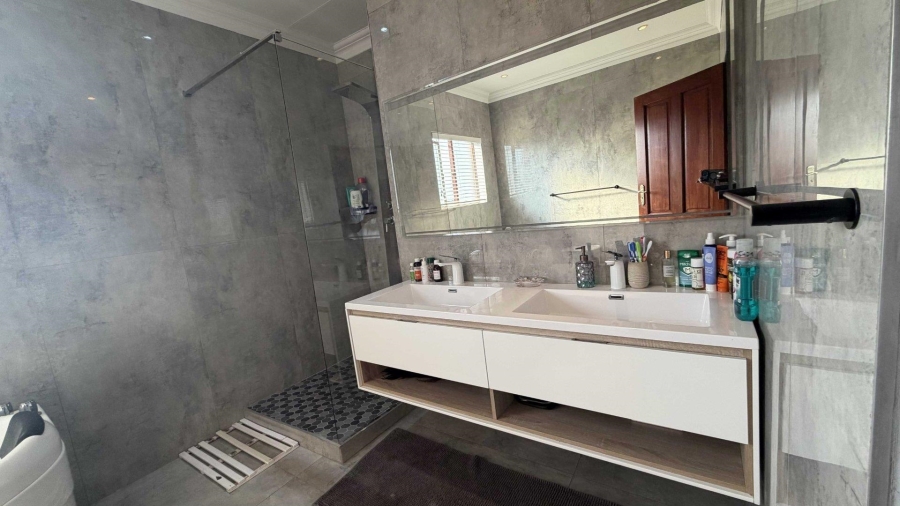 4 Bedroom Property for Sale in Amberfield Ridge Gauteng