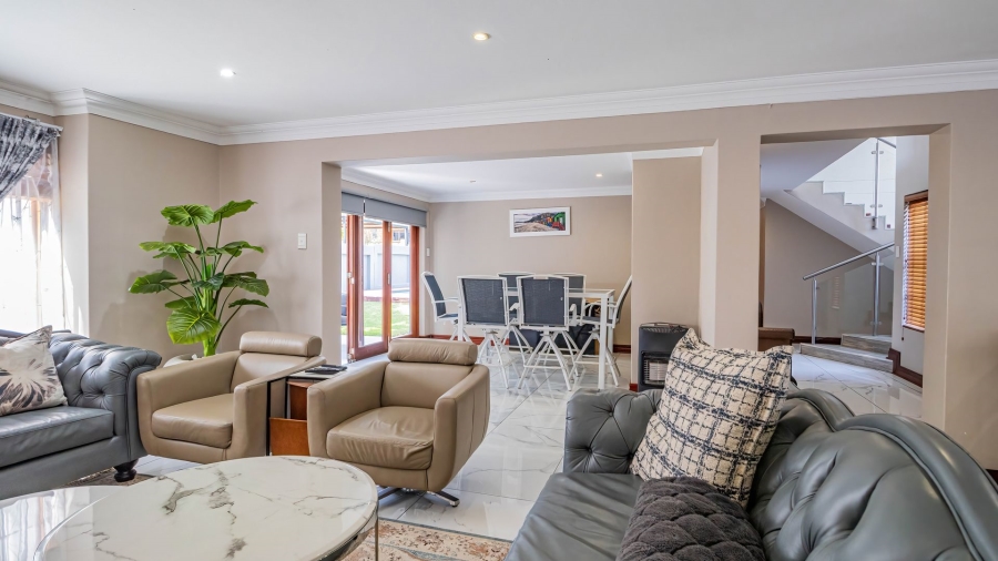 4 Bedroom Property for Sale in Amberfield Ridge Gauteng