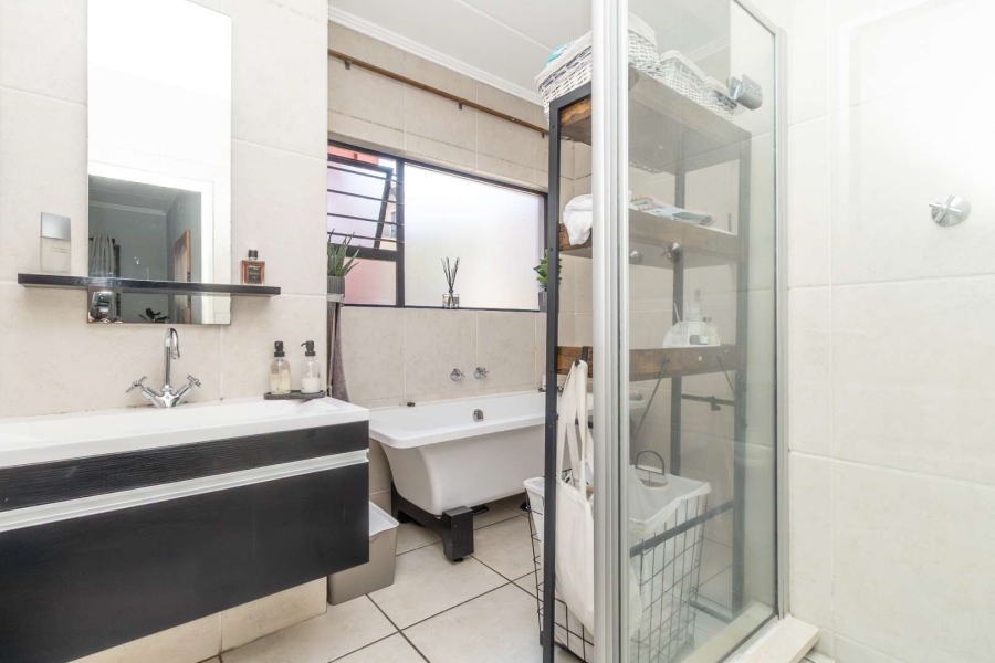 1 Bedroom Property for Sale in Douglasdale Gauteng