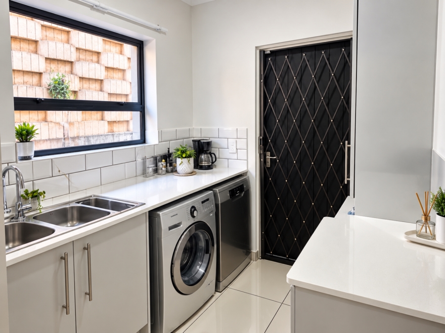 To Let 4 Bedroom Property for Rent in Roodepoort Gauteng